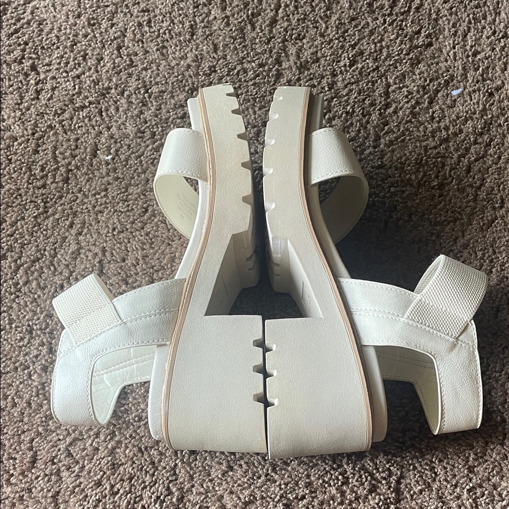 MIA Platform Sandals - Picture 5 of 8